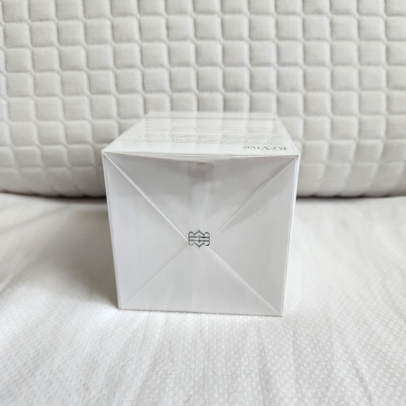 Revive MOISTURIZING RENEWAL CREAM Nightly Retexturizer - Picture 5 of 5